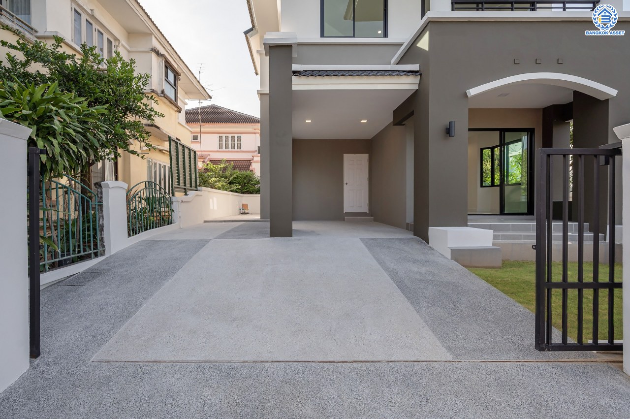 บ้านมือสองตกแต่งใหม่ แบรนด์ Q.House โครงการ ลัดดารมย์ ปิ่นเกล้า เนื้อที่ 53.1 ตร.ว. พื้นที่ใช้สอย 211.5 ตร.ม. ฟังก์ชันจัดเต็ม 3 ห้องนอน 2 ห้องน้ำ จอดรถได้ 2 คัน บนทำเลศักยภาพ ใกล้เซ็นทรัลเวสต์เกต, วงเวียนพระราม5, ทางด่วน "กาญจนาภิเษก" และรถไฟฟ้า "สถานีตลาดบางใหญ่"